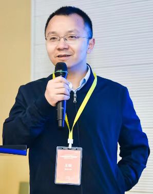WANBO.COM万搏体育(中国大陆)科技公司创新论坛第一千三百九十讲：Floquet engineering symmetry-breaking and topological states under light irradiation