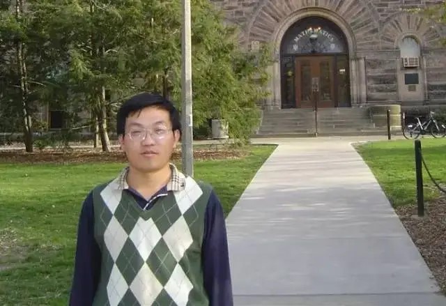 WANBO.COM万搏体育(中国大陆)科技公司创新论坛第一千六百八十一讲：Problems and results on determinants involving Legendre symbols